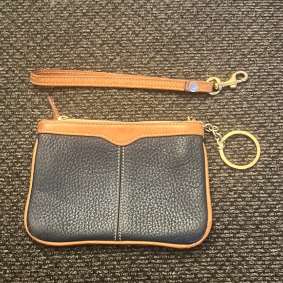 Vintage Dooney & Bourke Pebble grain textured + Leather Wristlet wrist strap